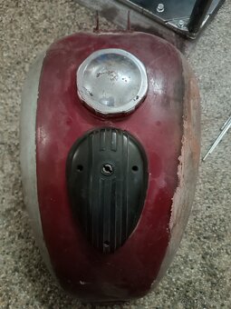 Predám nádrž Jawa ČZ - 3