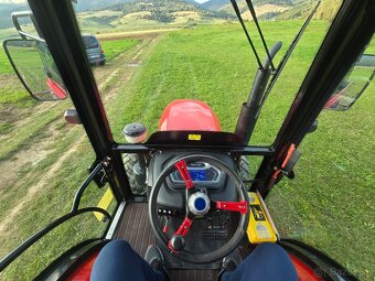 60-koňový traktor s klimatizovanou kabínou - 3