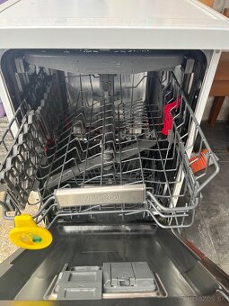 Umývačka riadu Whirlpool biela - 3