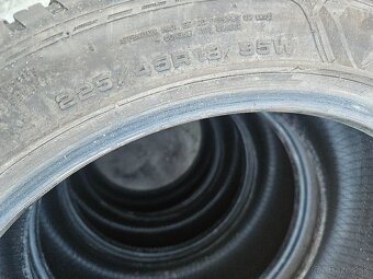 Predám 4ks celorocne pneumatiky Vector 225/45 r18 - 3
