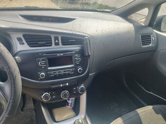 Kia ceed SW 1.6 crdi - 3