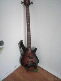 Bassgitara stagg - 3