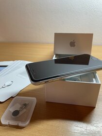 iPhone SE 2020 - 3