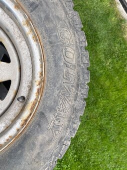 Predám tréner pneumatiky aj s diskami 225/70 R 15 - 3