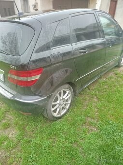 Predam Mercedes Benz - 3