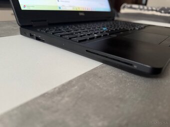 Dell 3530 Xeon/32GB/512GB SSD/Quadro/W11 SK kláv - 3