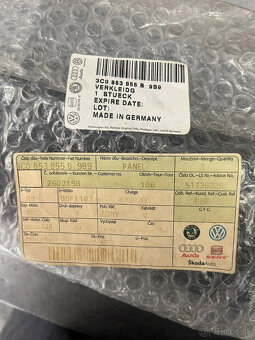 OBLOZENIE PRAHU VW PASSAT 3C0853855B - 3
