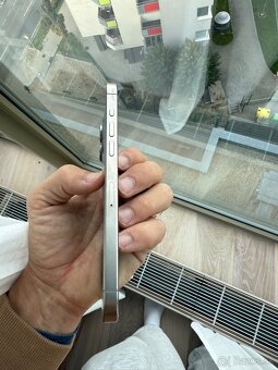 iPhone 15 Pro Max 512 GB Natural Titanium - 3