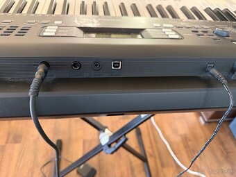 Predám Yamaha PSR-E363 SET Keyboard s dynamikou Black - 3