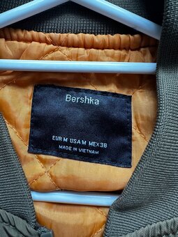 Bomber Bershka // Veľkosť: M - 3