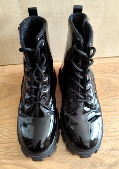 Dámske lesklé prechodné topánky - 3