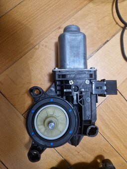 Motorček sťahovania okna - 3