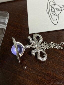 Vivienne Westwood Nahrdelnik - 3