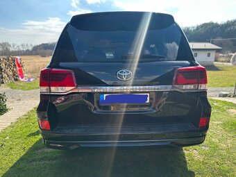Toyota Land Cruiser 200 Premium - 3
