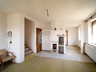 Dvojpodlažný rodinný dom v obci Bracovce - 3