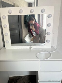 Makeup Stolík - 3