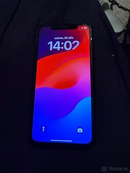 iPhone xr - 3