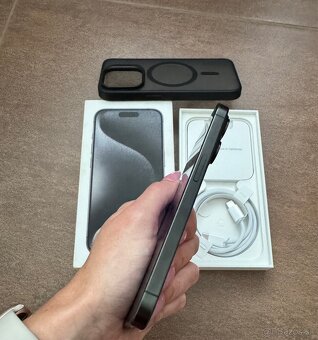 IPhone 15 Pro 256GB Black Titanium - 3