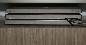 Ps4 PRO 1TB Black perfektný stav - 3