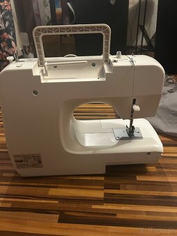 Šijací stroj s príslušenstvom - 3