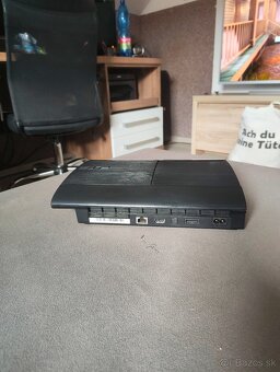 Predám PlayStation 3 (PS3) + hra The Last of Us - 3