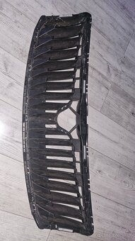Predná maska octavia 2 vrs bez chrómu a znaku - 3