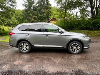 Mitsubishi Outlander 2.2 DI-D AT 4x4 2017 plna historia - 3