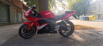 Yamaha R6 - 3