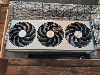 Graficka karta SAPPHIRE NITRO+ Radeon RX 7800 XT G - 3