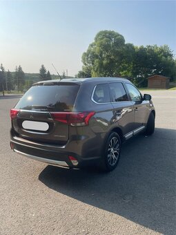 Mitsubishi Outlander 2.2 DI-D 4WD, 7-miestny, 2015 - 3