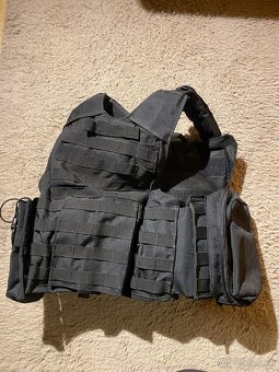 Čierna Airsoft vesta - 3
