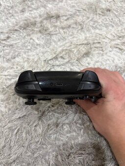 Nintendo Switch Pro Controller - 3