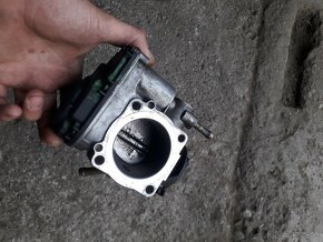 Skoda oktavia 1 1.6 skrtiaca klapka - 3