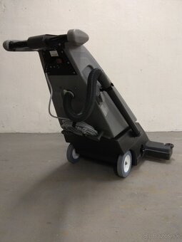 Zametací stroj NILFISK GU 700A - 3