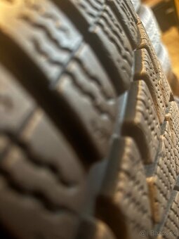 Dunlop 215/60 R16. Zimne Na diskoch - 3