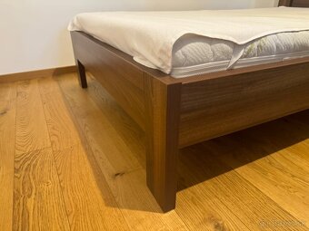 Drevená postel s matracom - 3
