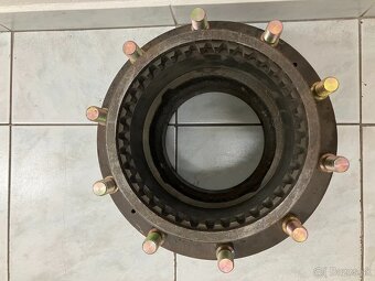 Náboj zadného kola Tatra T148 - 3