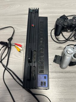 Sony PlayStation 2 FAT + 4 ovládače + 2× originál Memory Car - 3