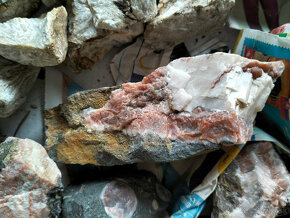Minerály, minerál chalcedón, Sološnica - 3