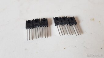 2SA1538E, 2SC3953E - rýchle tranzistory SANYO - 3