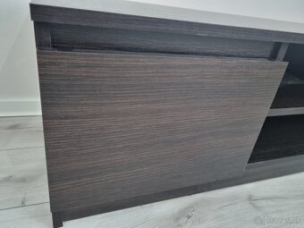 Elegantný TV stolík v dekore Dub Wenge - AKO NOVÝ - 3