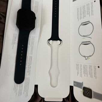 Apple Watch 10 42 mm GPS + LTE (cellular) jet black - 3