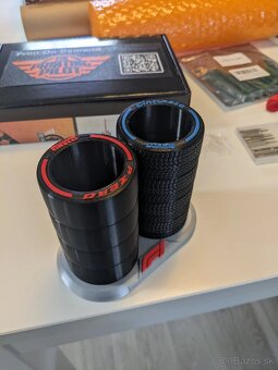 F1 drziak na pera - 3