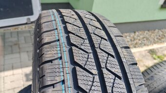 CELOROČNÉ pneu 215/60 R17C --- GOOD YEARR - 3