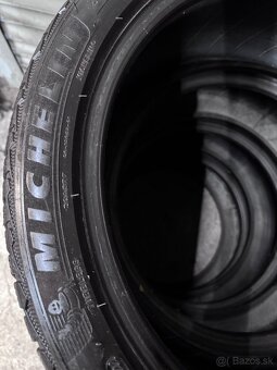 245/40R19 98V - 3