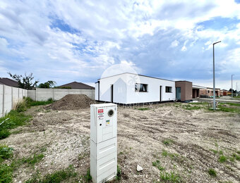 Reality KOMPLEX s.r.o. ponúka na PREDAJ 5 izbový rodinný dom - 3