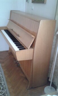 Piano PETROF - 3