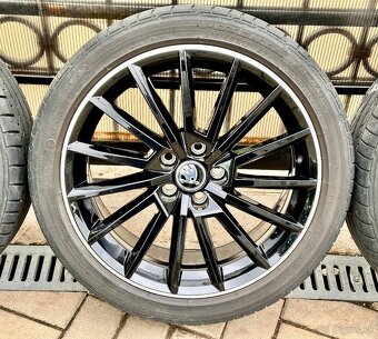 Škoda Monte Carlo 5x100 r17 215/40 r17 - 3