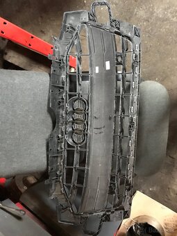 Audi a4 predná maska - 3