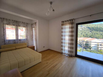 Priestranný apartmán s rozlohou 107 m² s terasou, Budva, Čie - 3